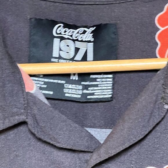 CocaCola 1971 Unity Collection Gray Hawaiian Shirt Mens M - Picture 4 of 4